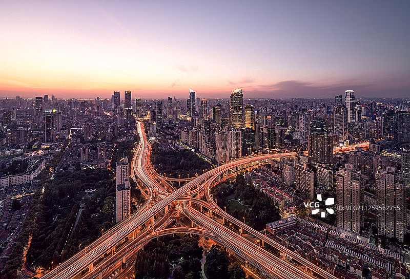 魔都交通大命脉图片素材