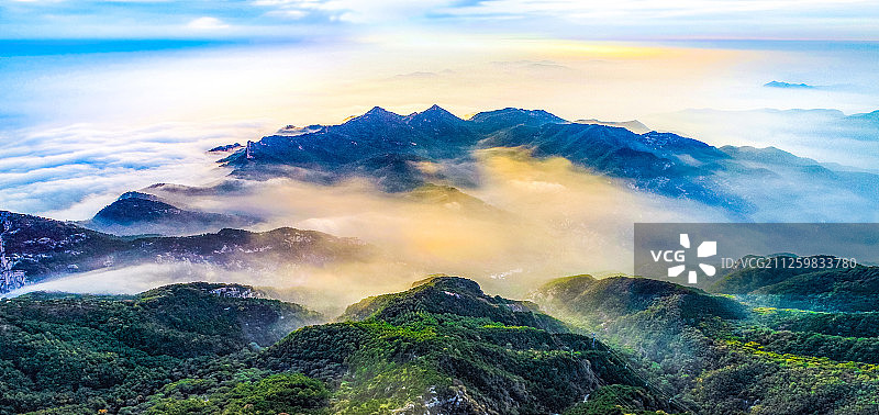 群峰拱岱自然风光图片素材