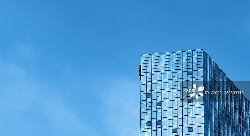 现代城市商务区写字楼建筑外部特写图片素材