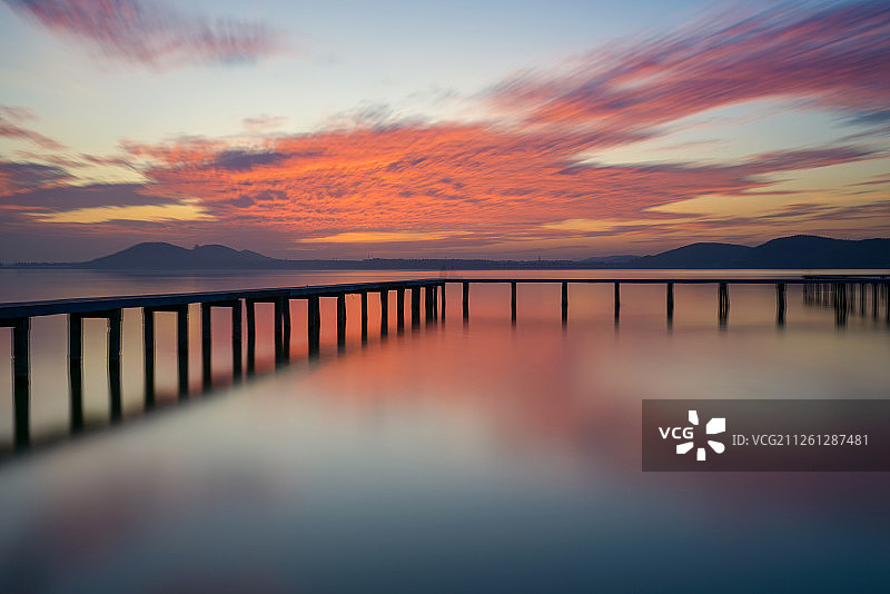 武汉东湖日出图片素材