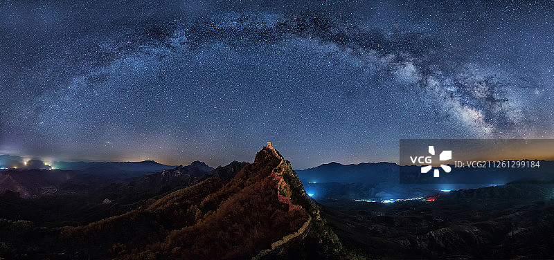 司马台长城银河星空光污染图片素材