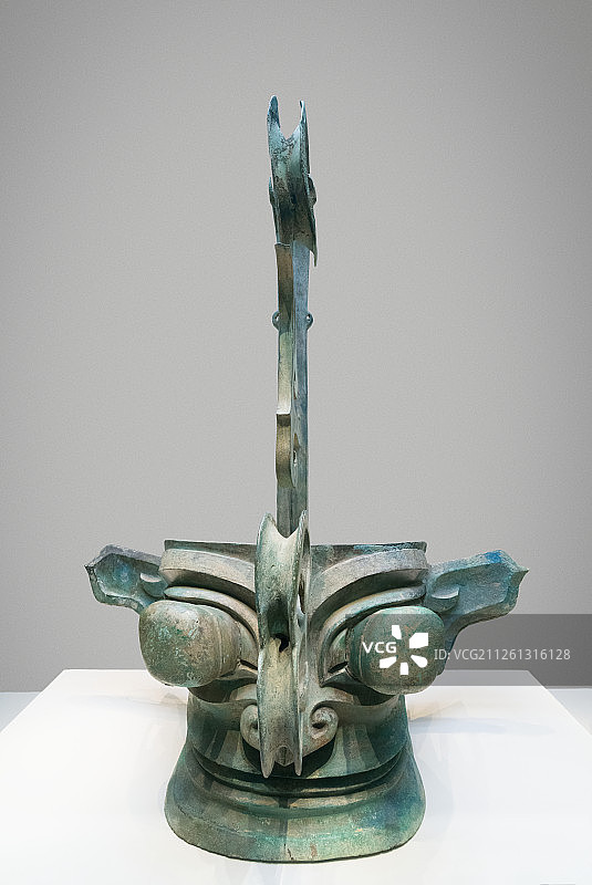 四川三星堆青铜人面像特写图片素材