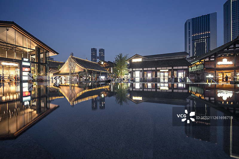 成都太古里商业街夜景图片素材