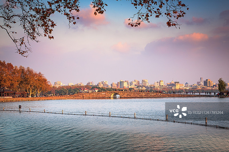 西湖断桥秋色图片素材