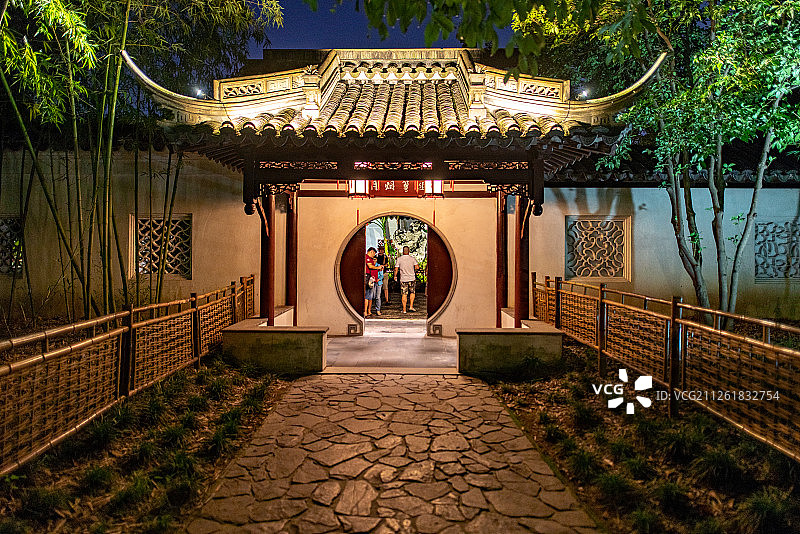 古代园林的夜景图片素材