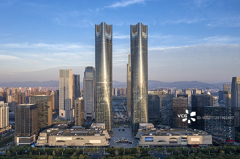 南昌市 绿地双子塔 现代建筑 航拍图片素材
