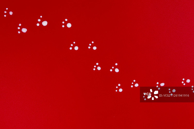 泼洒的牛奶形成图画图片素材