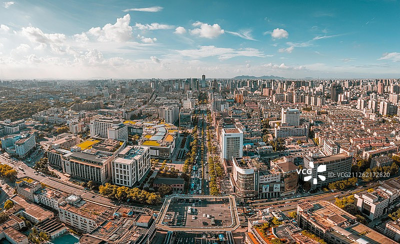 午后延安路城市风光图片素材