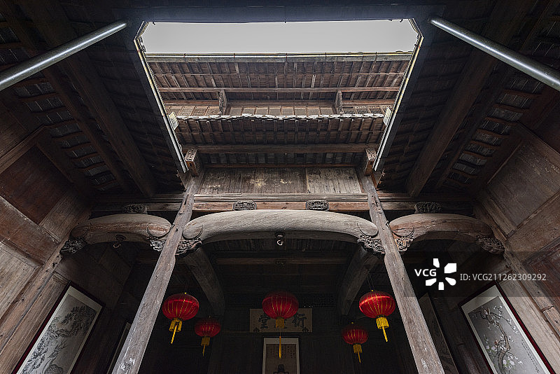 安徽省歙县徽商大宅院里的明清徽派建筑艺术景观图片素材