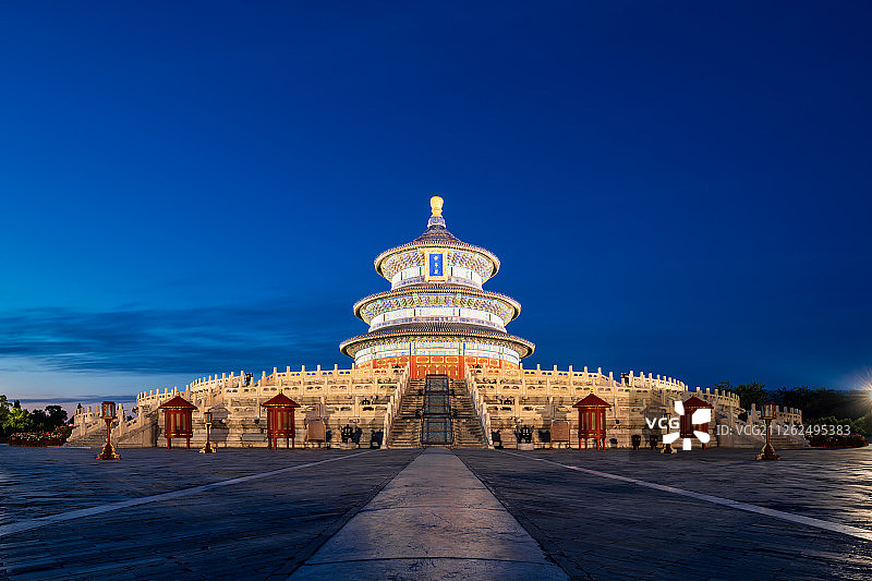 北京天坛公园祈年殿夜景图片素材