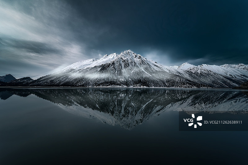 然乌湖之晨图片素材