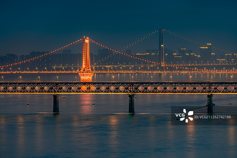 武汉三桥同框城市风光图片素材