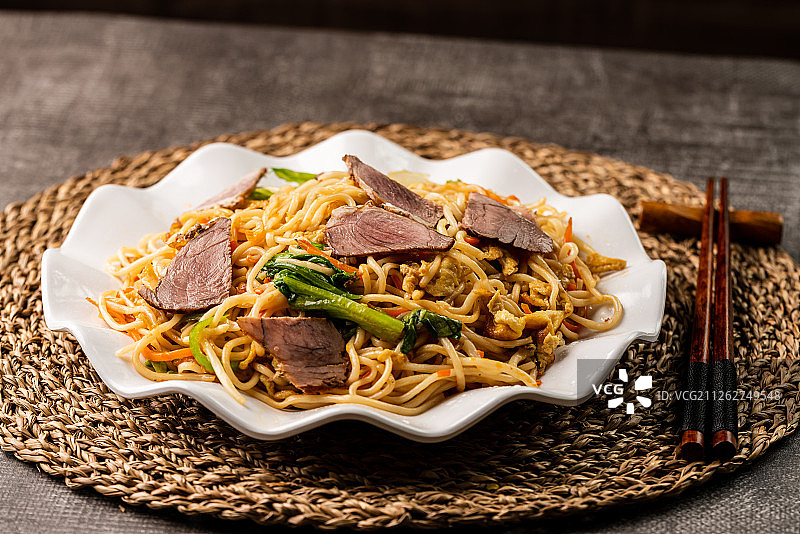 腊肉炒面图片素材