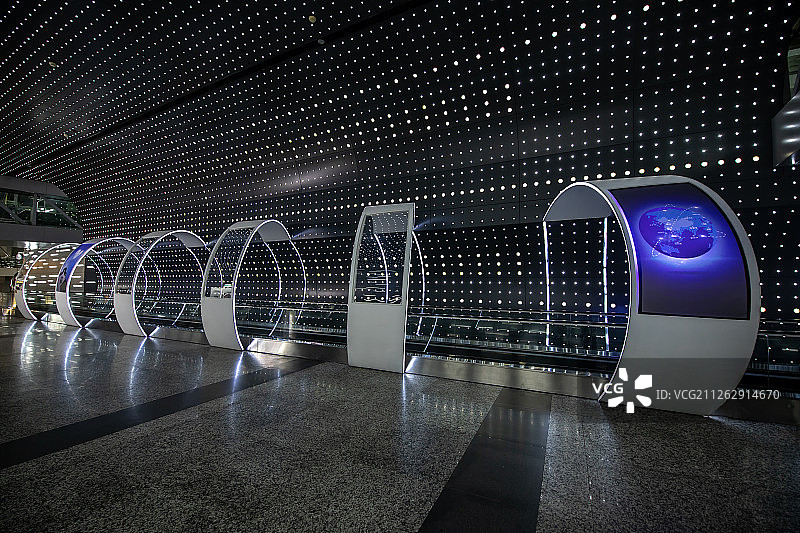广州白云国际机场时空隧道旅游景点科幻灯光展览图片素材