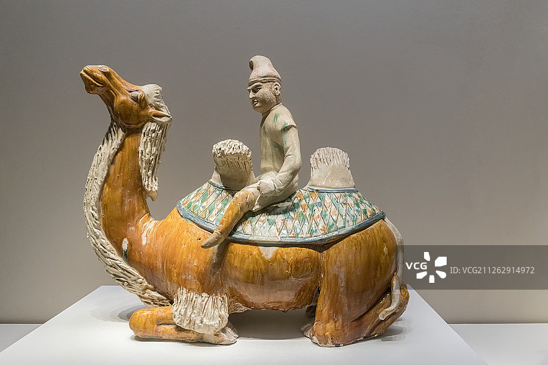 中国国家博物馆文物 骑驼西域使徒唐三彩像图片素材