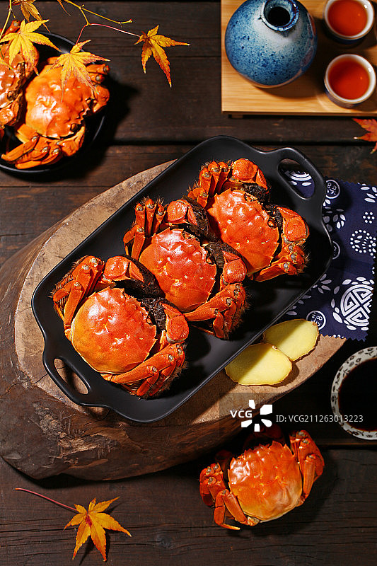 大闸蟹与黄酒图片素材