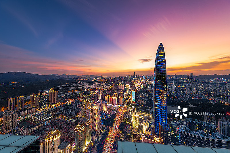 深圳都市城市建筑夜色灯光照明发展蓬勃金融稳定图片素材