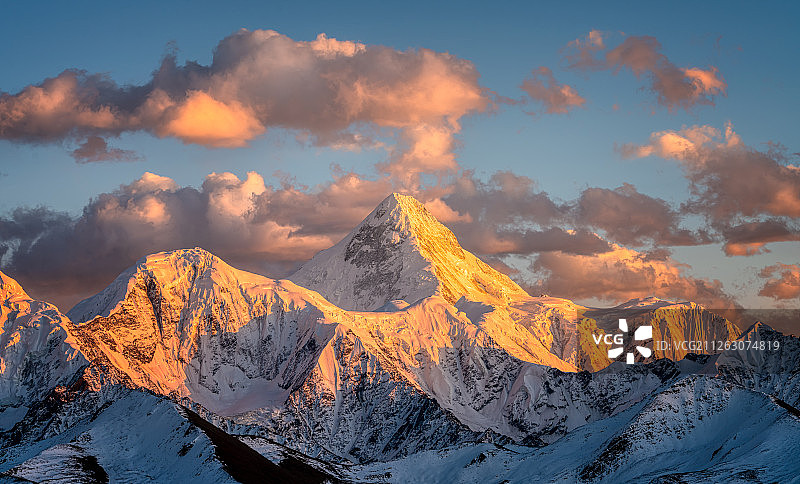 初见，你醉人酡颜图片素材