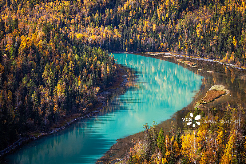 新疆喀纳斯月亮湾图片素材
