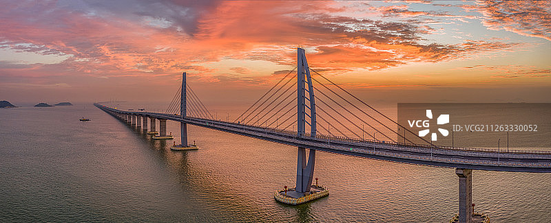 航拍港珠澳大桥日出全景图片素材