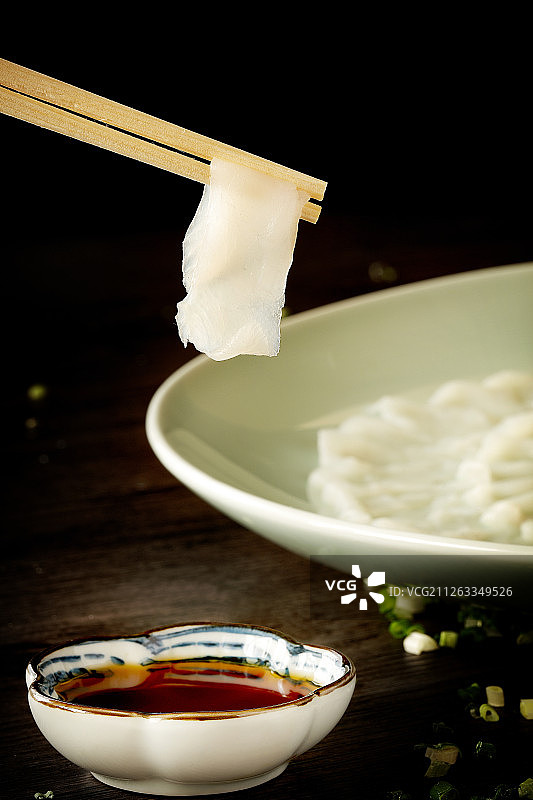 日本料理河豚鱼刺身图片素材