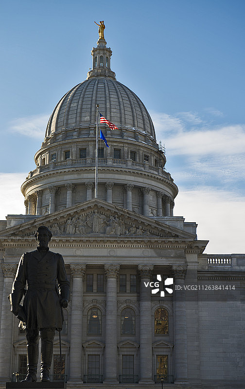 威斯康辛州政政府大楼门口图片素材