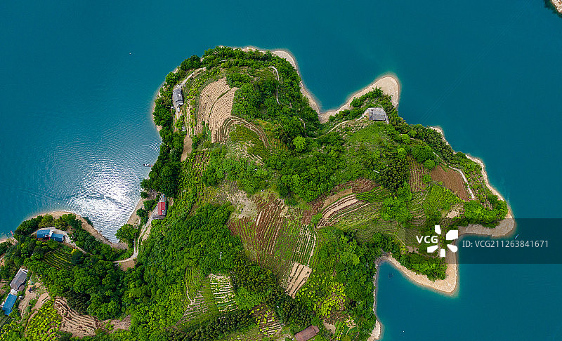 绿水环绕武落钟离山图片素材