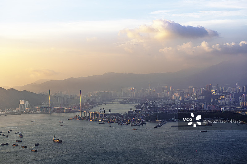 香港昂船洲大桥和码头图片素材