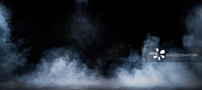 黑暗中翻滚的浓烟影像图片素材