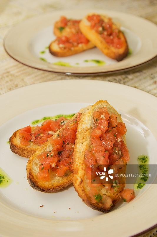 盘装红鱼吐司图片素材