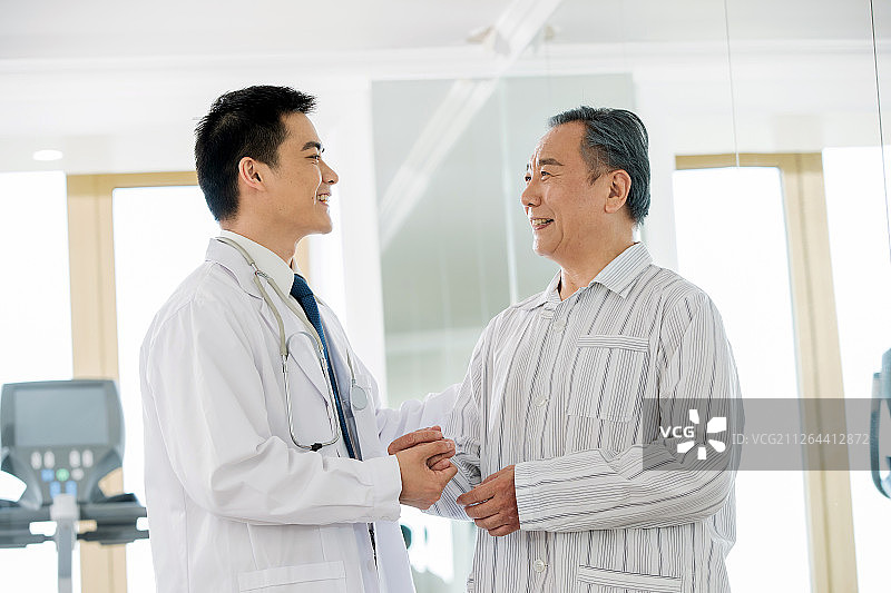 医务工作者和患者图片素材