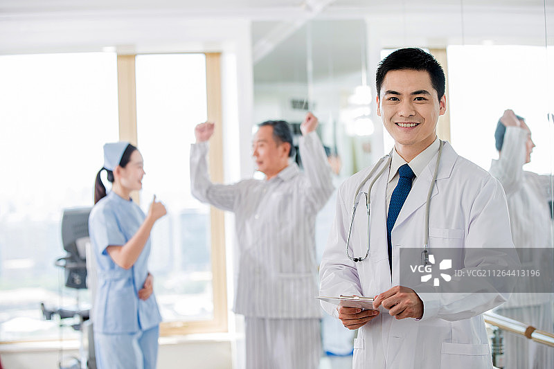 医务工作者和患者图片素材