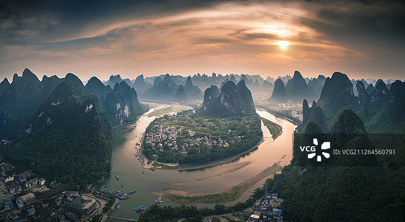 广西桂林阳朔兴坪航拍高清全景二十元人民币背景取景地图片素材