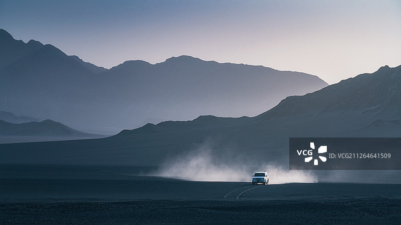 青海冷湖黑沙滩图片素材