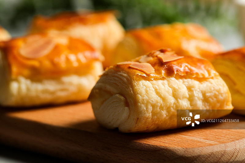 千层酥美味早晨图片素材