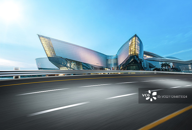 广州科学中心馆城市高楼建筑高速公路马路汽车广告背景素材图图片素材