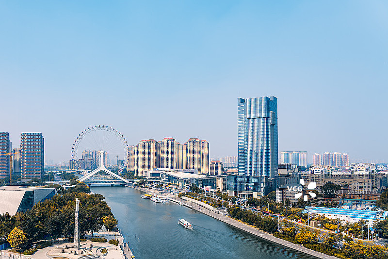 中国天津市海河和摩天轮晴天风光图片素材