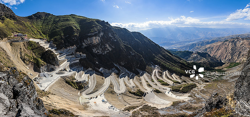 云南昆明大牛牯山68拐图片素材