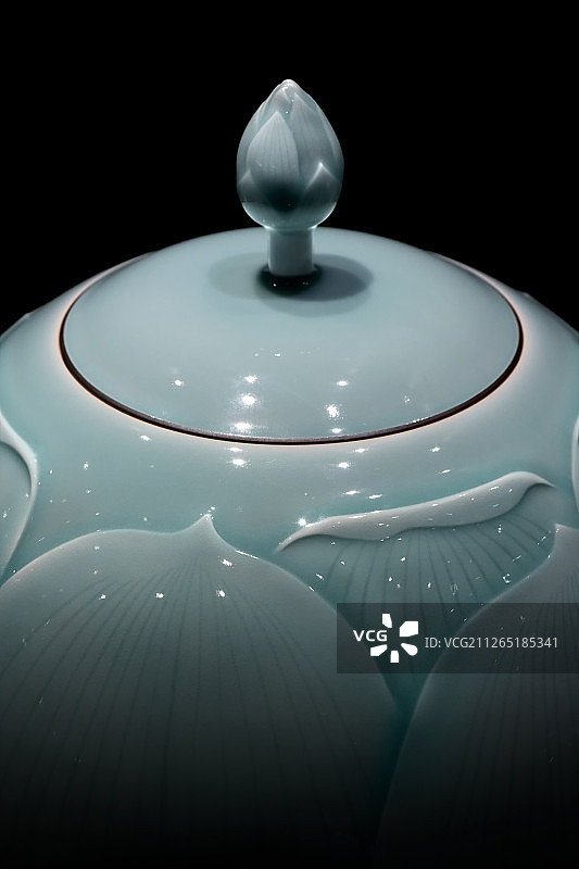 浙江省博物馆青瓷特展《天下龙泉》中的展品图片素材