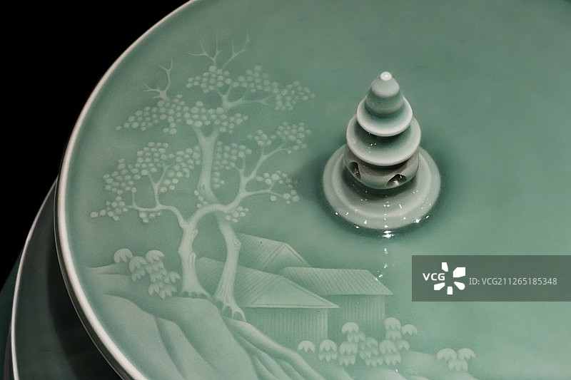 浙江省博物馆青瓷特展《天下龙泉》中的展品图片素材