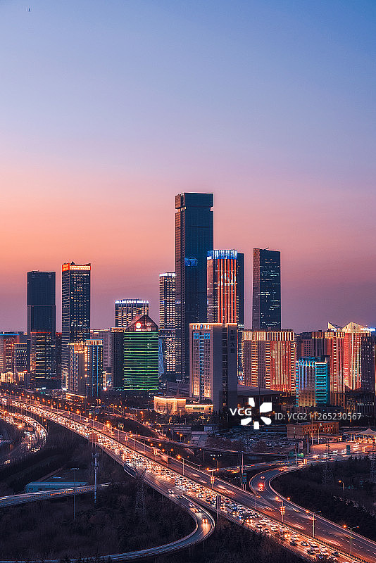 西安高新区cbd黄昏夜景图片素材