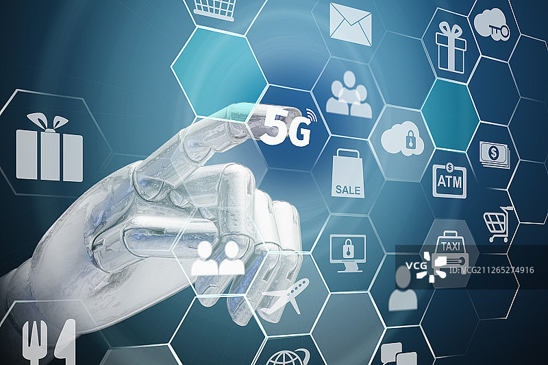 高科技的机器人掌握着通讯大数据图片素材