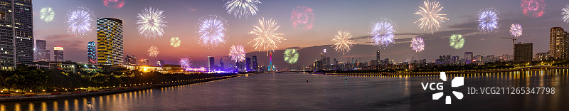 元旦过年春节新年贺岁彩色烟花绽唯美放广州天际线全景城市建筑图片素材
