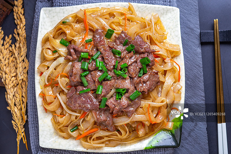 干炒牛河图片素材