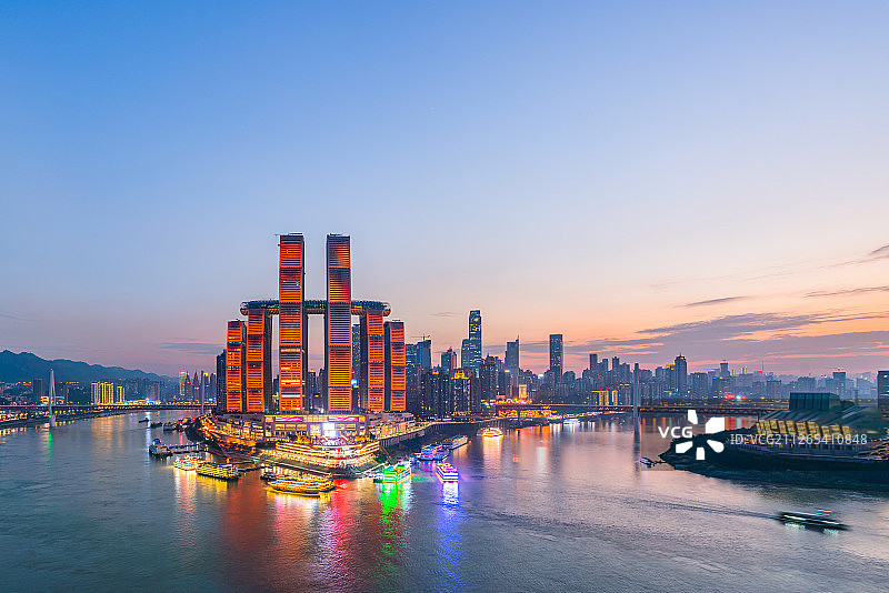 中国重庆朝天门码头高视角夜景风光图片素材