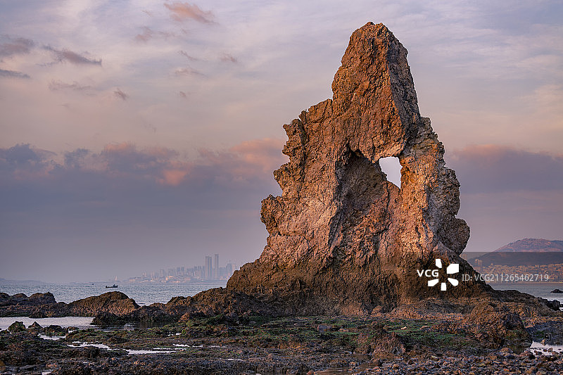 青岛石老人海上日出图片素材