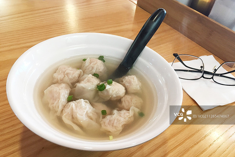 一份沙县小吃的扁肉图片素材