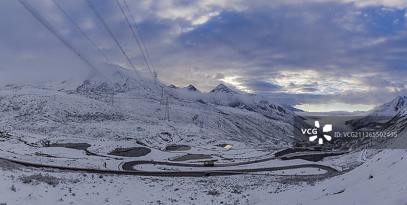 雪封折多山图片素材