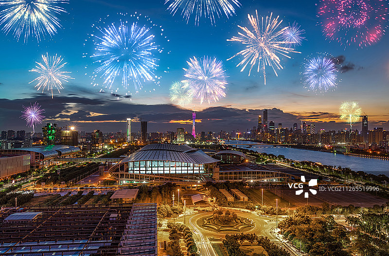 元旦过年春节新年贺岁彩色烟花广州琶洲展馆中心夜景城市高楼建筑图片素材