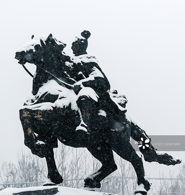 雪中的汉光武帝刘秀图片素材